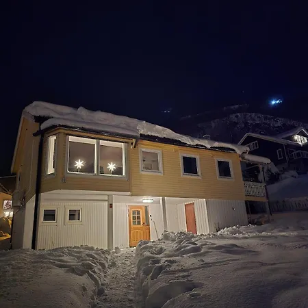Arctic House - Near Cable Car & Arctic Cathedral Апартаменты Тромсё